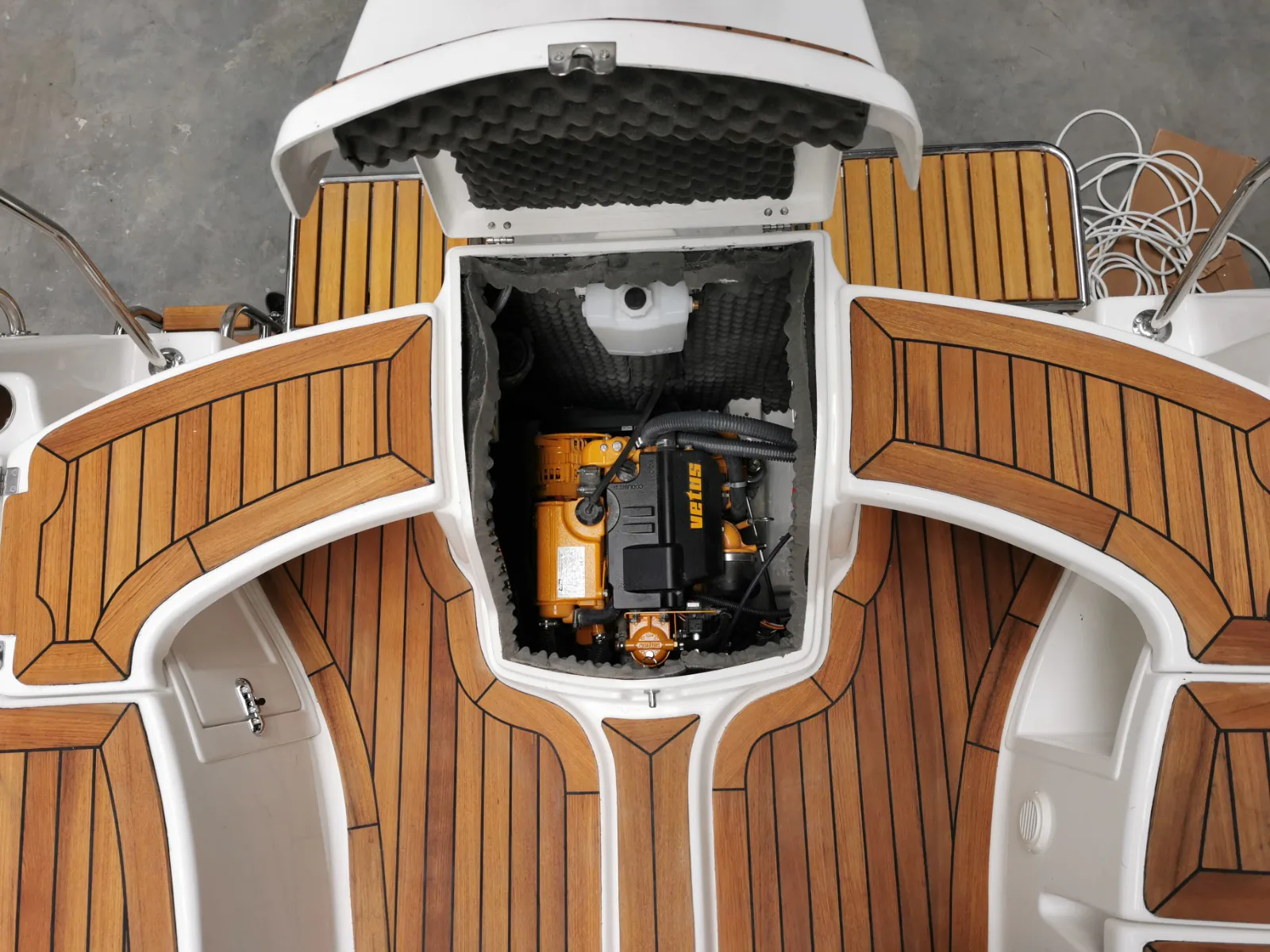 TES 26' Versus interior